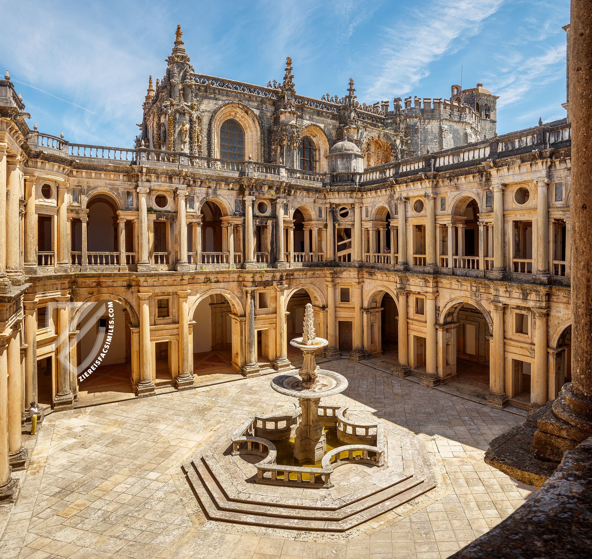 The Convent of Christ in Tomar - cloister (Source: iStock/Luis Fonseca)