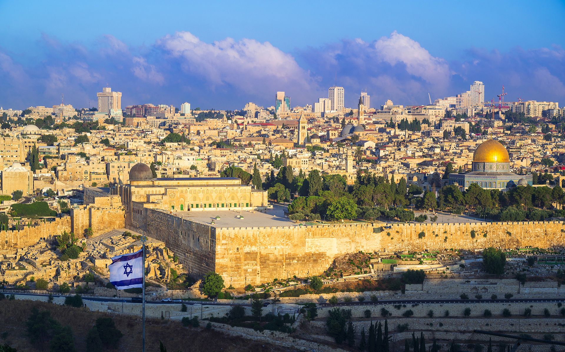 The al-Aqsa Mosque and Dome of the Rock on the Temple Mount in Jerusalem. (Source: iStock/John Theodor)