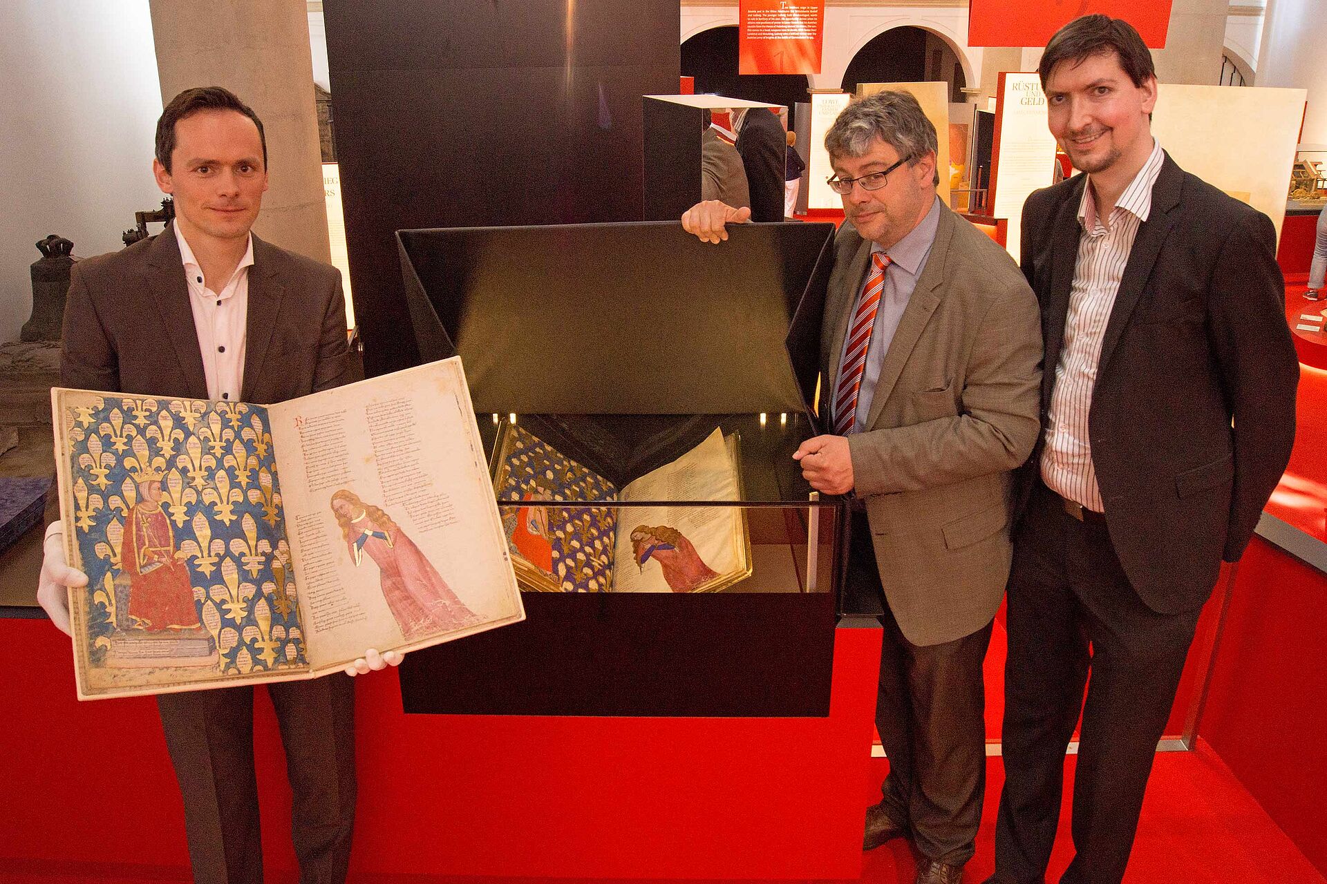 Likening the Poem of Praise for King Robert of Anjou: the comparison of the facsimile of the original manuscript from the Austrian National Library with the original manuscript from the British Library
