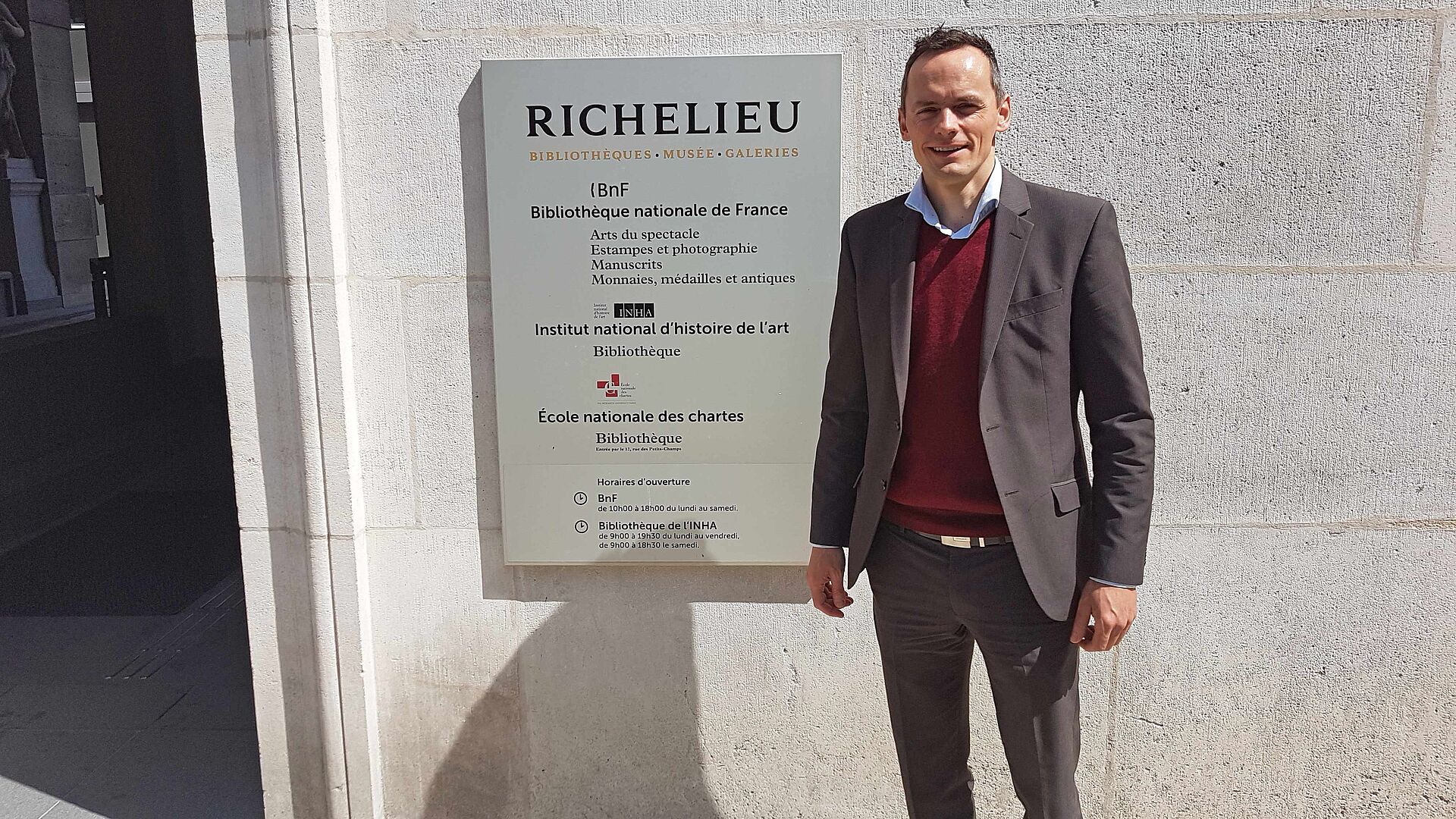 Georg Ziereis delivering an order to the Bibliothèque nationale de France in Paris, a longstanding customer