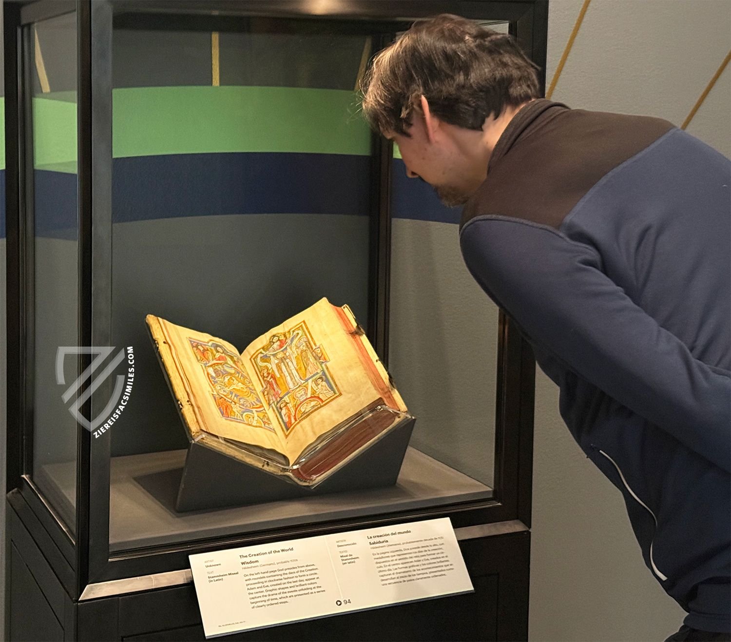 Christian Ziereis beholds the Stammheim Missal Christian Ziereis beholds the Stammheim Missal