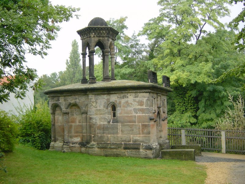 Holy Sepulcher in Görlitz Between 1481 and 1504, a whole landscape of chapels was created in Gorlitz, which allowed the late medieval people to retrace the Passion of Christ in Jerusalem, including the Holy Sepulcher. In the small architecture, the Jerusalem aedicula of the time was amazingly accurately recreated. (Source: WikimediaCommons/ProfessorX)