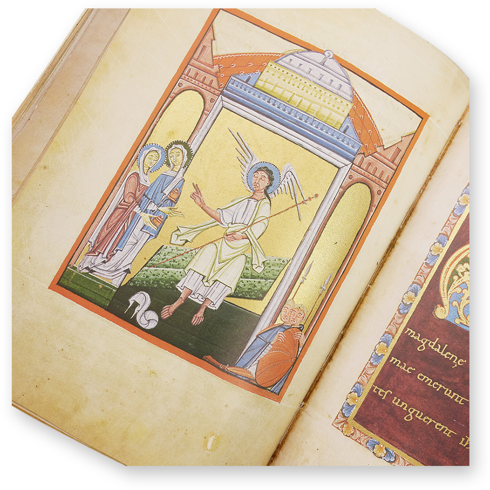 Reichenau Gospel Lectionary Again, the two guards have little space in the Reichenau Gospel Lectionary: their bodies seem to merge straight into one, especially since they are mostly covered by a round shield. The two figures have been squeezed into an extremely narrow arcade on the right side, filled mainly by precious gold ground. (Reichenau Gospel Lectionary, Monastery of Reichenau (Germany) — 2nd half of the 11th century)