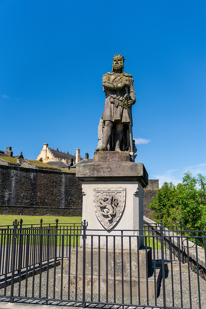 Statue of Robert Bruce, who was crowned King of Scotland in 1306 (Source: iStock.com/makasana)