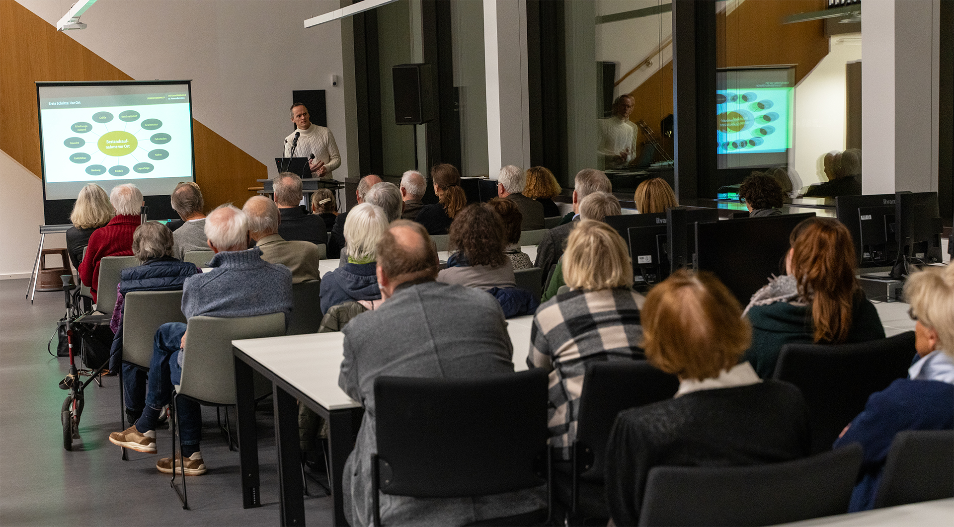 The reading room of the Murhard Library is filled to capacity for Georg Ziereis' lecture The reading room of the Murhard Library is filled to capacity for Georg Ziereis' lecture